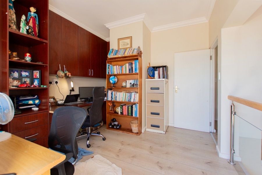5 Bedroom Property for Sale in Myburgh Park Western Cape